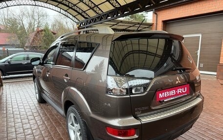 Mitsubishi Outlander III рестайлинг 3, 2010 год, 1 580 000 рублей, 8 фотография