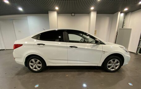 Hyundai Solaris II рестайлинг, 2013 год, 680 000 рублей, 2 фотография