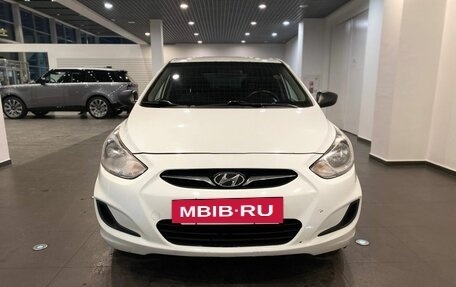 Hyundai Solaris II рестайлинг, 2013 год, 680 000 рублей, 8 фотография