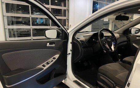 Hyundai Solaris II рестайлинг, 2013 год, 680 000 рублей, 21 фотография