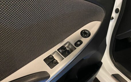 Hyundai Solaris II рестайлинг, 2013 год, 680 000 рублей, 22 фотография