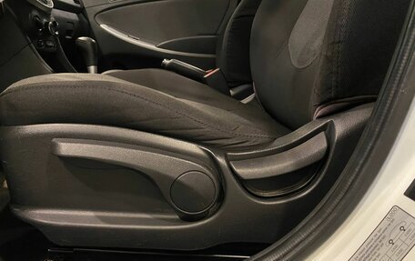 Hyundai Solaris II рестайлинг, 2013 год, 680 000 рублей, 32 фотография