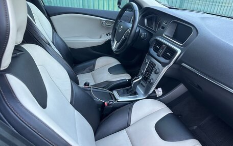 Volvo V40 Cross Country I, 2017 год, 2 450 000 рублей, 10 фотография