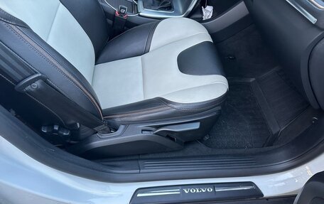 Volvo V40 Cross Country I, 2017 год, 2 450 000 рублей, 9 фотография