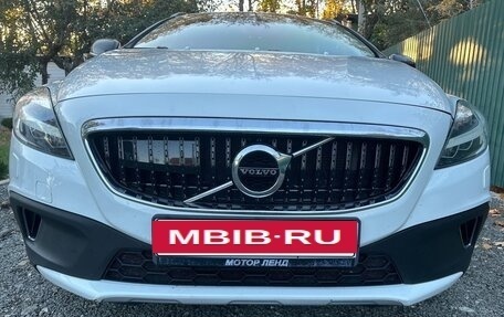 Volvo V40 Cross Country I, 2017 год, 2 450 000 рублей, 13 фотография