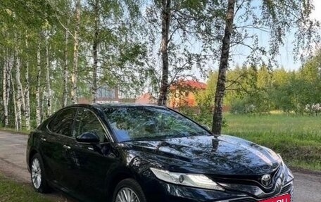 Toyota Camry, 2019 год, 2 800 000 рублей, 1 фотография