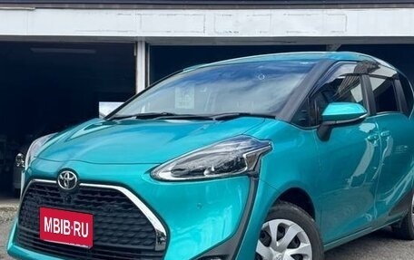 Toyota Sienta II, 2022 год, 1 050 000 рублей, 1 фотография