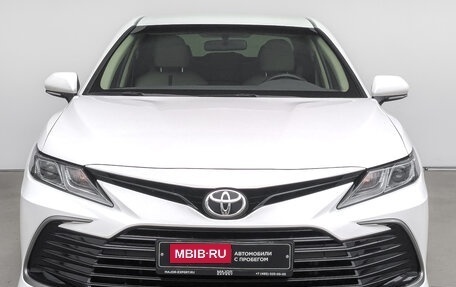 Toyota Camry, 2023 год, 3 725 000 рублей, 2 фотография