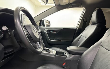 Toyota RAV4, 2019 год, 3 598 000 рублей, 11 фотография