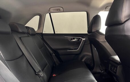 Toyota RAV4, 2019 год, 3 598 000 рублей, 13 фотография