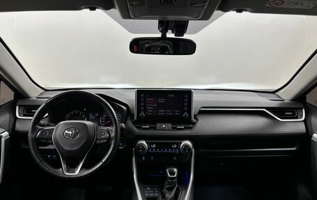 Toyota RAV4, 2019 год, 3 598 000 рублей, 17 фотография