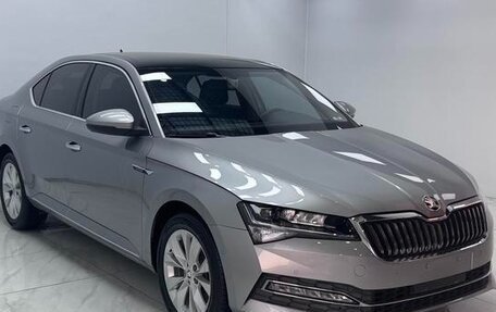 Skoda Superb III рестайлинг, 2021 год, 1 660 000 рублей, 3 фотография