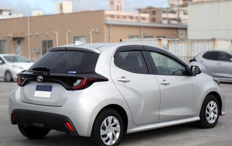 Toyota Yaris, 2021 год, 960 001 рублей, 5 фотография