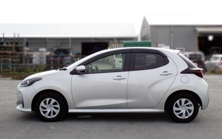 Toyota Yaris, 2021 год, 960 001 рублей, 3 фотография