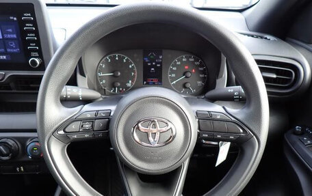 Toyota Yaris, 2021 год, 960 001 рублей, 9 фотография