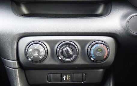 Toyota Yaris, 2021 год, 960 001 рублей, 16 фотография