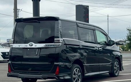 Toyota Voxy III, 2021 год, 1 795 000 рублей, 4 фотография