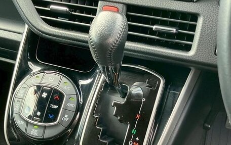 Toyota Voxy III, 2021 год, 1 795 000 рублей, 13 фотография