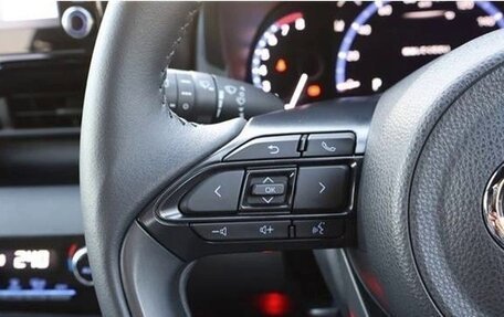 Toyota Yaris Cross, 2021 год, 1 440 000 рублей, 13 фотография