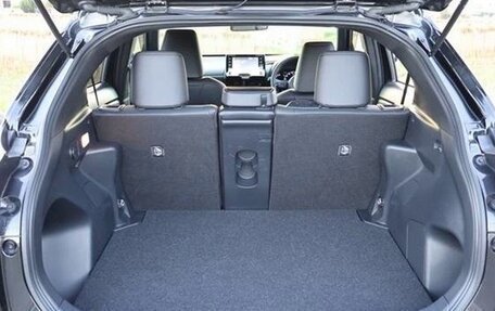 Toyota Yaris Cross, 2021 год, 1 440 000 рублей, 7 фотография