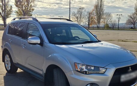 Mitsubishi Outlander III рестайлинг 3, 2012 год, 1 350 000 рублей, 1 фотография