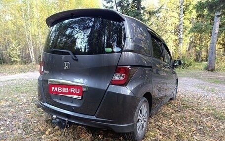 Honda Freed I, 2013 год, 1 270 000 рублей, 5 фотография