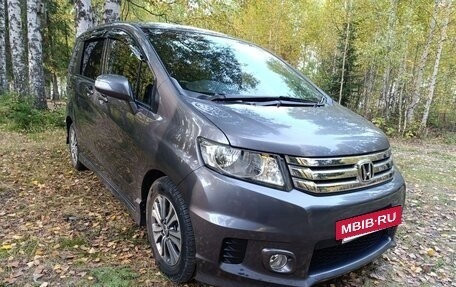 Honda Freed I, 2013 год, 1 270 000 рублей, 3 фотография