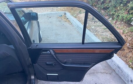 Mercedes-Benz W124, 1992 год, 370 000 рублей, 15 фотография