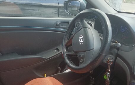 Hyundai Solaris II рестайлинг, 2014 год, 600 000 рублей, 9 фотография