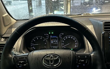 Toyota Land Cruiser Prado 150 рестайлинг 2, 2018 год, 5 290 000 рублей, 12 фотография