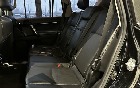 Toyota Land Cruiser Prado 150 рестайлинг 2, 2018 год, 5 290 000 рублей, 9 фотография