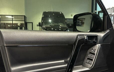 Toyota Land Cruiser Prado 150 рестайлинг 2, 2018 год, 5 290 000 рублей, 19 фотография