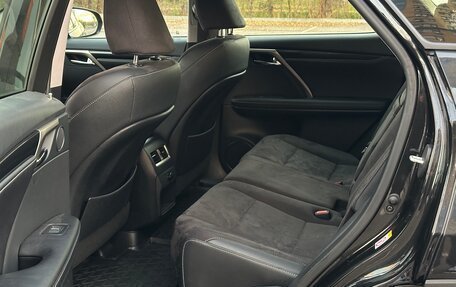 Lexus RX IV рестайлинг, 2019 год, 3 400 000 рублей, 10 фотография