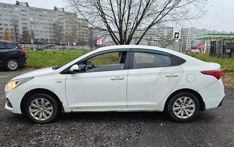 Hyundai Solaris II рестайлинг, 2017 год, 550 000 рублей, 2 фотография