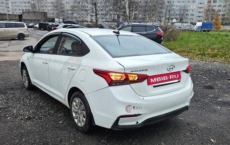 Hyundai Solaris II рестайлинг, 2017 год, 550 000 рублей, 3 фотография