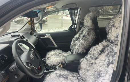 Toyota Land Cruiser Prado 150 рестайлинг 2, 2017 год, 3 990 000 рублей, 6 фотография