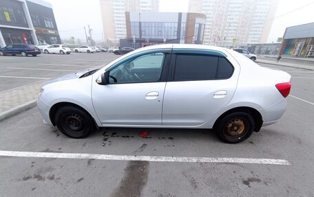 Renault Logan II, 2017 год, 820 000 рублей, 4 фотография