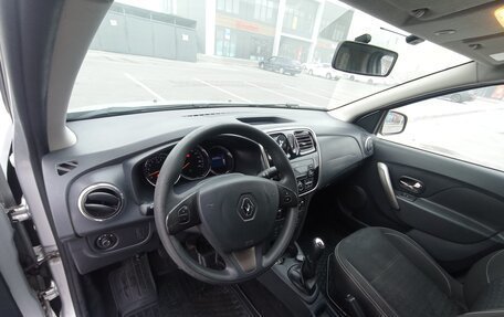 Renault Logan II, 2017 год, 820 000 рублей, 5 фотография