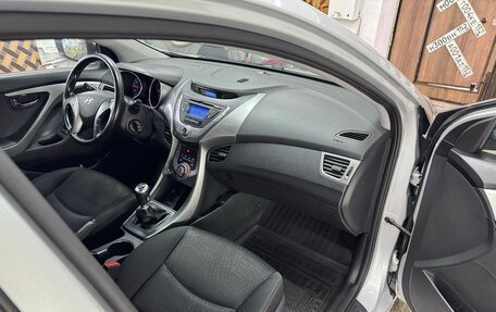 Hyundai Elantra V, 2013 год, 960 000 рублей, 20 фотография