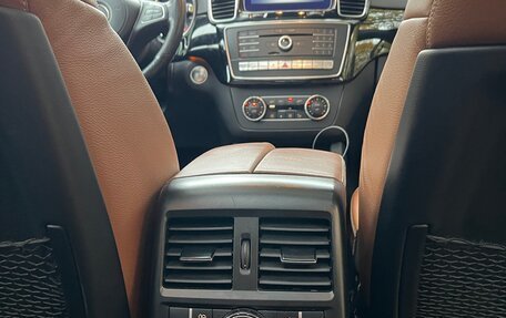 Mercedes-Benz GLS, 2017 год, 3 000 000 рублей, 17 фотография