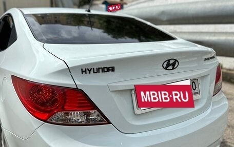 Hyundai Solaris II рестайлинг, 2011 год, 900 000 рублей, 5 фотография