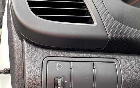 Hyundai Solaris II рестайлинг, 2011 год, 900 000 рублей, 11 фотография