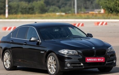 BMW 5 серия, 2015 год, 2 100 000 рублей, 3 фотография