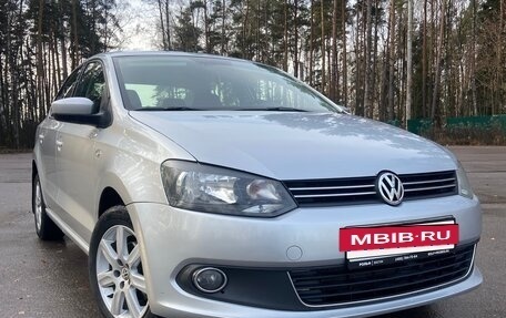 Volkswagen Polo VI (EU Market), 2013 год, 800 000 рублей, 2 фотография