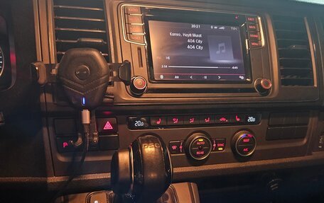 Volkswagen Caravelle T6 рестайлинг, 2016 год, 2 650 000 рублей, 11 фотография