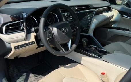 Toyota Camry, 2019 год, 2 800 000 рублей, 6 фотография