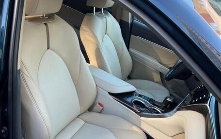 Toyota Camry, 2019 год, 2 800 000 рублей, 7 фотография