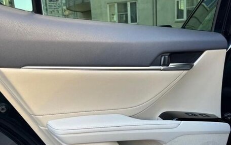 Toyota Camry, 2019 год, 2 800 000 рублей, 9 фотография