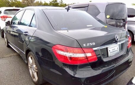 Mercedes-Benz E-Класс, 2011 год, 1 330 000 рублей, 2 фотография