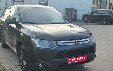Mitsubishi Outlander III рестайлинг 3, 2014 год, 1 250 000 рублей, 1 фотография